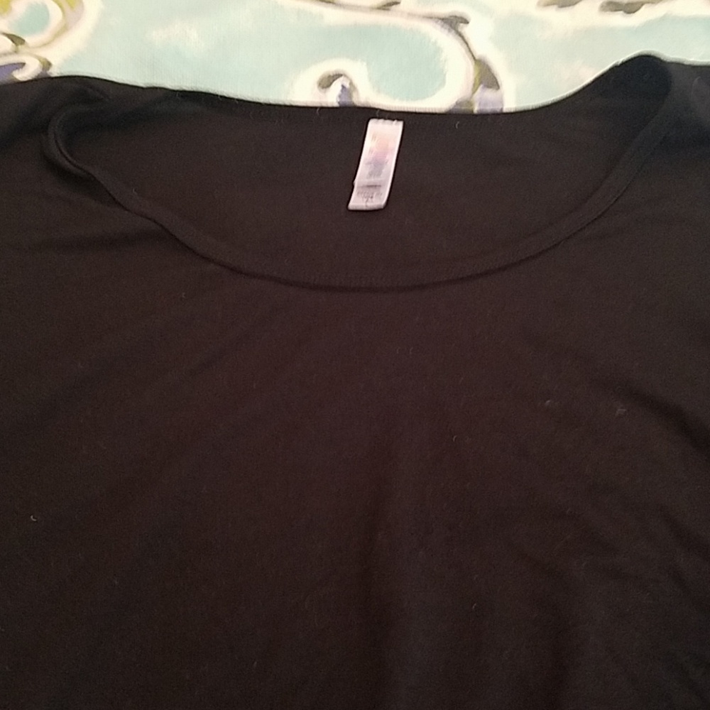 LulaRoe Black Classic Tee